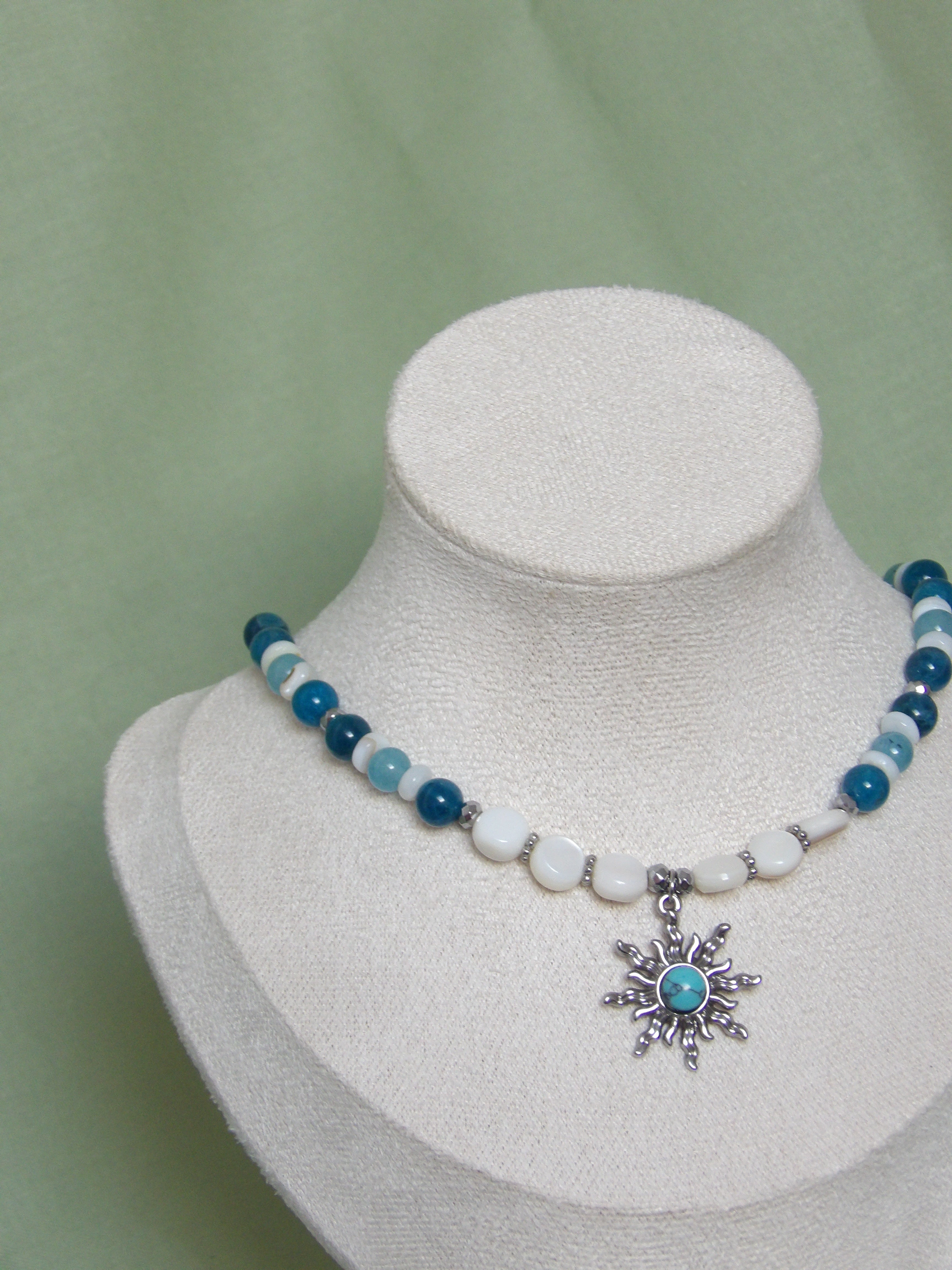 Collier " Lueur Bleu "