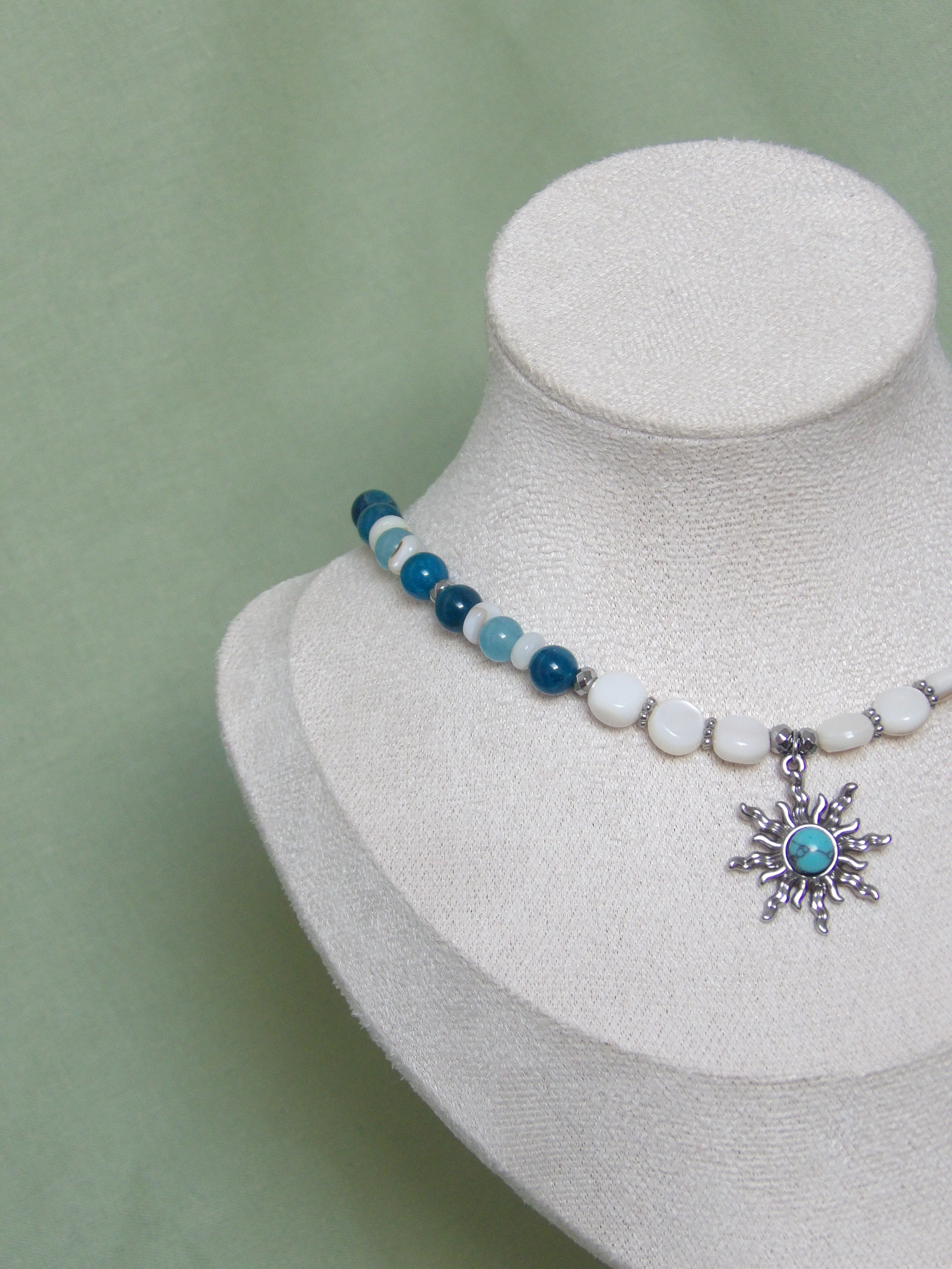 Collier " Lueur Bleu "